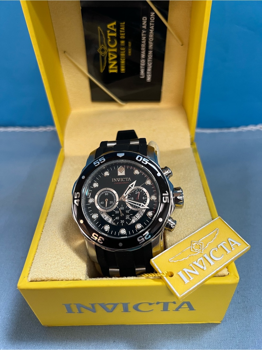 Invicta Black and Silver Men's Pro Diver Model 6977, Chronograph Dive Watch